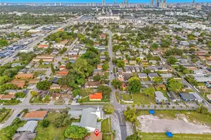 608 NW 9th St, Hallandale Beach, FL 33009 - Photo 27