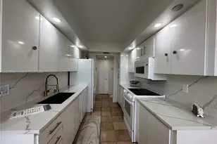 1200 St Charles Pl, Pembroke Pines, FL 33026 - Photo 5