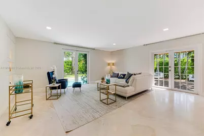 140 N Hibiscus Dr, Miami Beach, FL 33139 - Photo 13