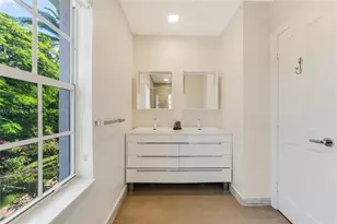 140 N Hibiscus Dr, Miami Beach, FL 33139 - Photo 23