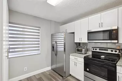 20888 NW 1st St, Pembroke Pines, FL 33029 - Photo 7