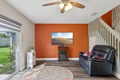 20888 NW 1st St, Pembroke Pines, FL 33029 - Photo 15