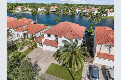 11325 NW 66th St, Doral, FL 33178 - Photo 7