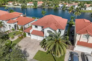 11325 NW 66th St, Doral, FL 33178 - Photo 7