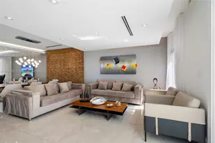 11325 NW 66th St, Doral, FL 33178 - Photo 9