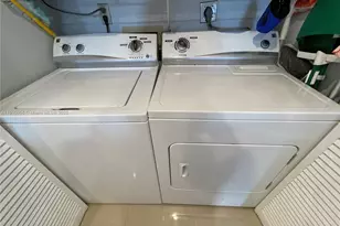 540 Brickell Key Dr, Miami, FL 33131 - Photo 29