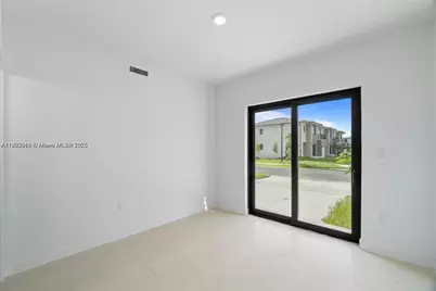 1119 NW 1st St, Florida City, FL 33034 - Photo 13