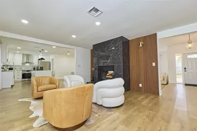 10395 NW 42nd Dr, Coral Springs, FL 33065 - Photo 17