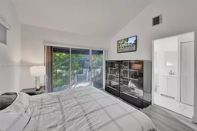 2334 SW 82nd Ter, North Lauderdale, FL 33068 - Photo 25