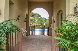 1027 NE 207th St, Miami, FL 33179 - Photo 17