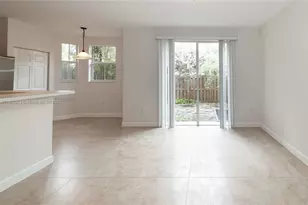 1027 NE 207th St, Miami, FL 33179 - Photo 7