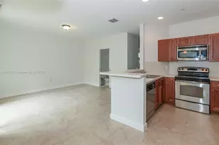 1027 NE 207th St, Miami, FL 33179 - Photo 9