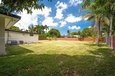 13751 NE 1st Ave, Miami, FL 33161 - Photo 47