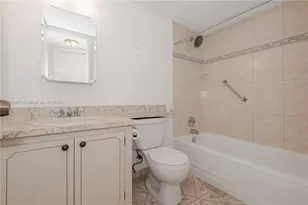 8345 Sunrise Lakes Blvd, Sunrise, FL 33322 - Photo 15