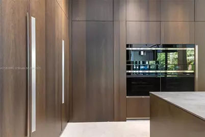 1800 W 27th St, Miami Beach, FL 33140 - Photo 17