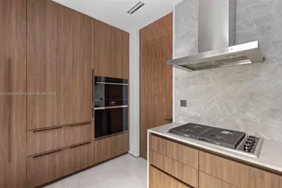 11404 N Bayshore Dr, North Miami, FL 33181 - Photo 27