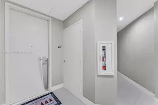 18101 Collins Ave, Sunny Isles Beach, FL 33160 - Photo 7