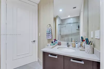 18101 Collins Ave #708, Sunny Isles Beach, FL 33160 - Photo 19