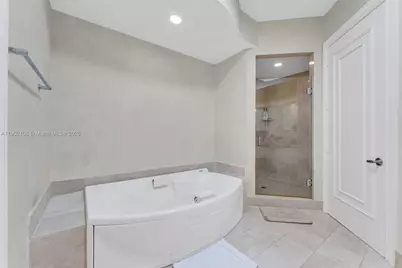 18101 Collins Ave #708, Sunny Isles Beach, FL 33160 - Photo 15