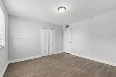 1530 Crescent Cir #8, Lake Park, FL 33403 - Photo 11