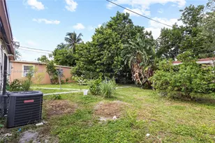 431 NW 116th St, Miami, FL 33168 - Photo 15