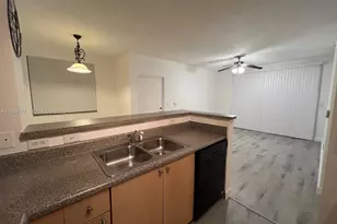 8010 N Nob Hill Rd, Tamarac, FL 33321 - Photo 9