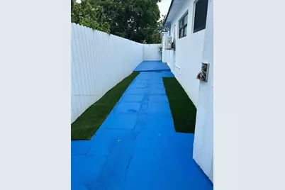 1351 NW 132nd Ter #apt, Miami, FL 33167 - Photo 3