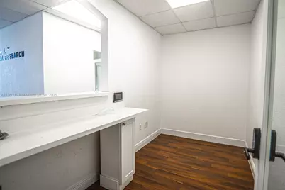 3401 NW 7th St, Miami, FL 33125 - Photo 11