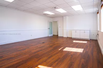 3401 NW 7th St, Miami, FL 33125 - Photo 5