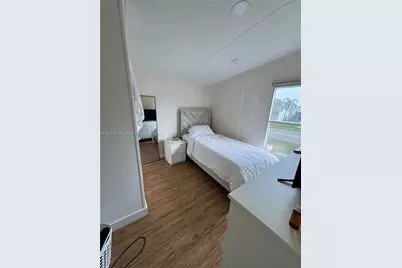 575 SW 131st Ave, Davie, FL 33325 - Photo 7