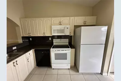 2921 SE 12th Rd #203-56, Homestead, FL 33035 - Photo 5