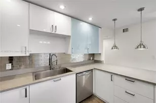 100 Bayview Dr, Sunny Isles Beach, FL 33160 - Photo 9