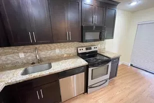 311 NW 103rd Terrace, Pembroke Pines, FL 33026 - Photo 3