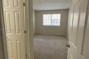 11730 SW 2nd St, Pembroke Pines, FL 33025 - Photo 13