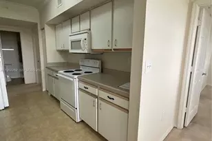 11730 SW 2nd St, Pembroke Pines, FL 33025 - Photo 9