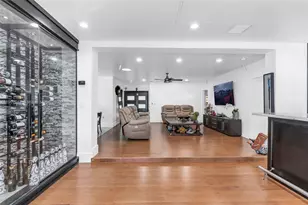 2108 NE 124th St, North Miami, FL 33181 - Photo 7