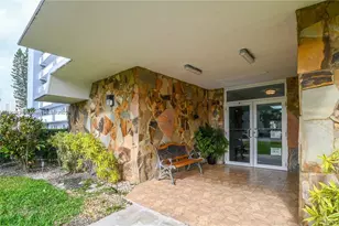 1425 Atlantic Shores Blvd, Hallandale Beach, FL 33009 - Photo 5