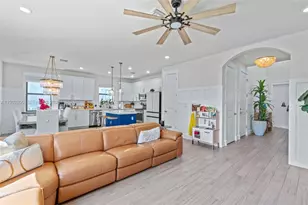 2434 Primrose Pl, Oakland Park, FL 33309 - Photo 3