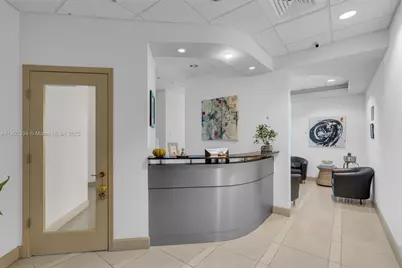 175 SW 7th St #1212, Miami, FL 33130 - Photo 5