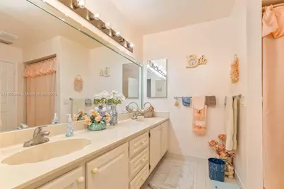 5641 Thistledown Ter, Davie, FL 33331 - Photo 17