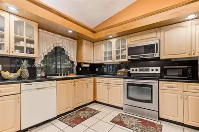 5641 Thistledown Ter, Davie, FL 33331 - Photo 13