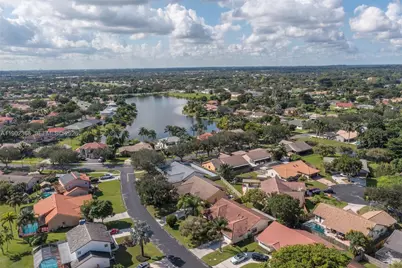 5641 Thistledown Ter, Davie, FL 33331 - Photo 31