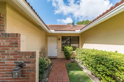 5641 Thistledown Ter, Davie, FL 33331 - Photo 5