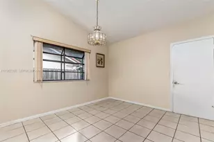 5641 Thistledown Terrace, Davie, FL 33331 - Photo 9