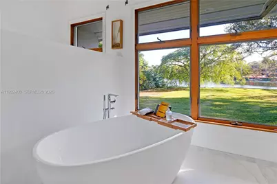 5390 Banyan Dr, Coral Gables, FL 33156 - Photo 29