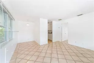 924 NE 17th Terrace, Fort Lauderdale, FL 33304 - Photo 3