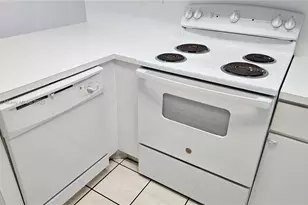 8079 NW 8th St, Miami, FL 33126 - Photo 19