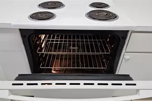 8079 NW 8th St, Miami, FL 33126 - Photo 21