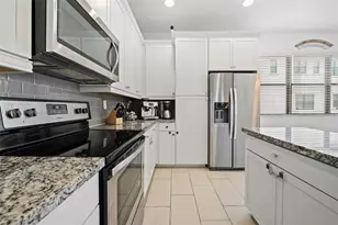 11668 SW 13th Ct, Pembroke Pines, FL 33025 - Photo 13