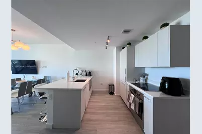 501 NE 31st St #2810, Miami, FL 33137 - Photo 3